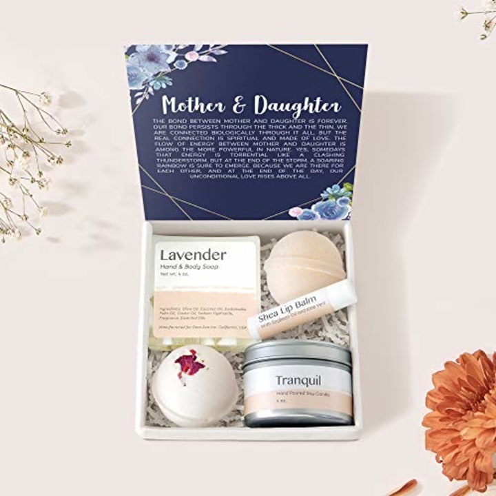 Dear Ava Spa Gifts for Women - Organic Self Care luxury Anti Stress Relaxing Bath and Body Kit Set Basket Box for Her with Heartfelt Card - Perfect Gifting Idea for Mother and Daughter