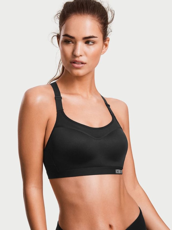 The ladies are fully supported in my @victoriasecret Featherweight Max  Sports Bra. #VSPartner