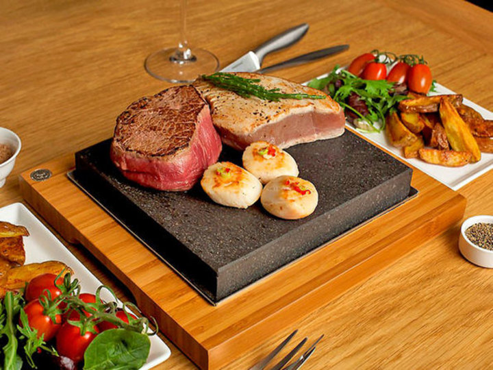 SteakStones Plate Set