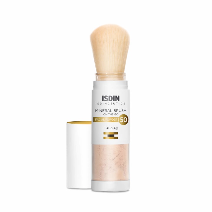 Isdinceutics Mineral Brush. Best mineral sunscreens 2021.
