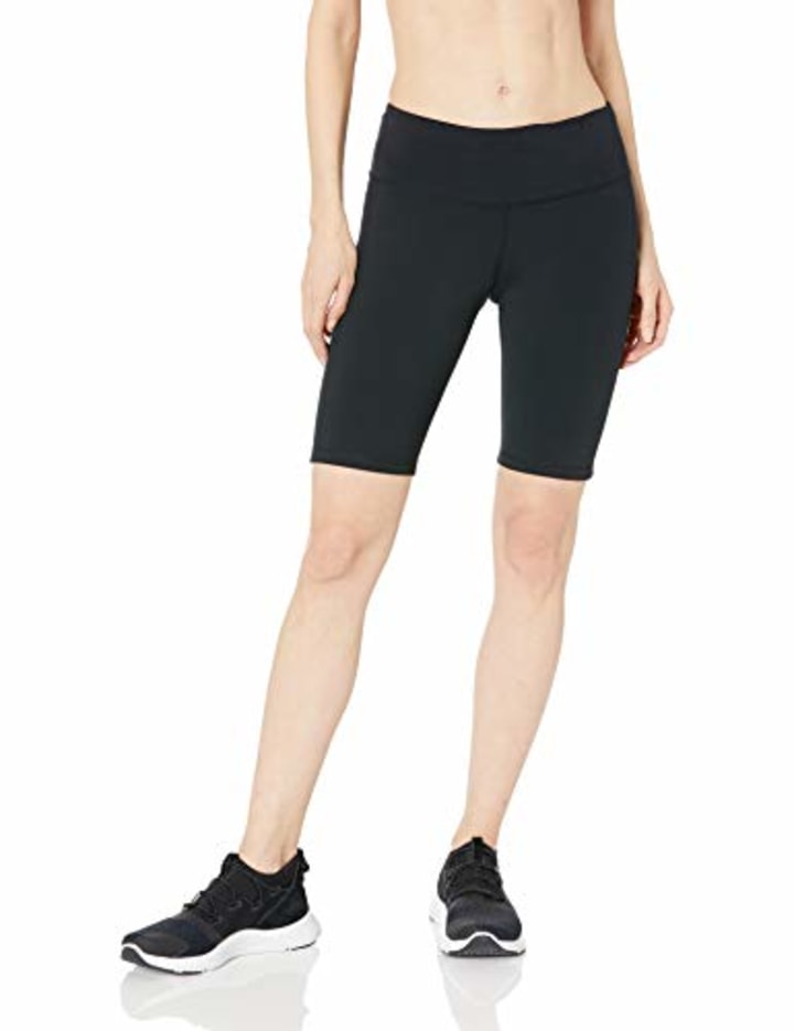 Amazon Essentials Women&#039;s Studio Sculpt Yoga Short
