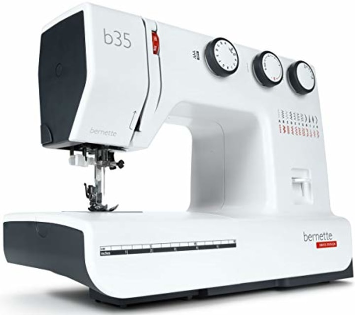 10 Best Sewing Machines 2023