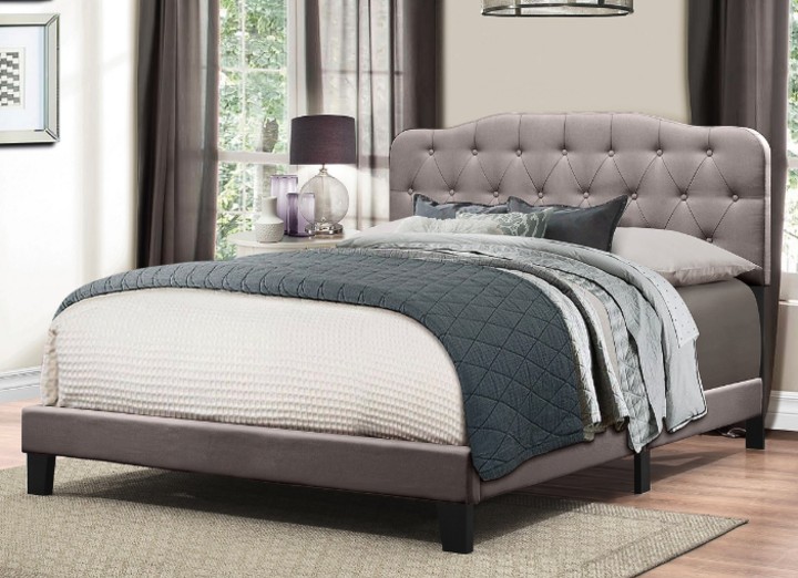Hillsdale Nicole Upholstered Queen Bed
