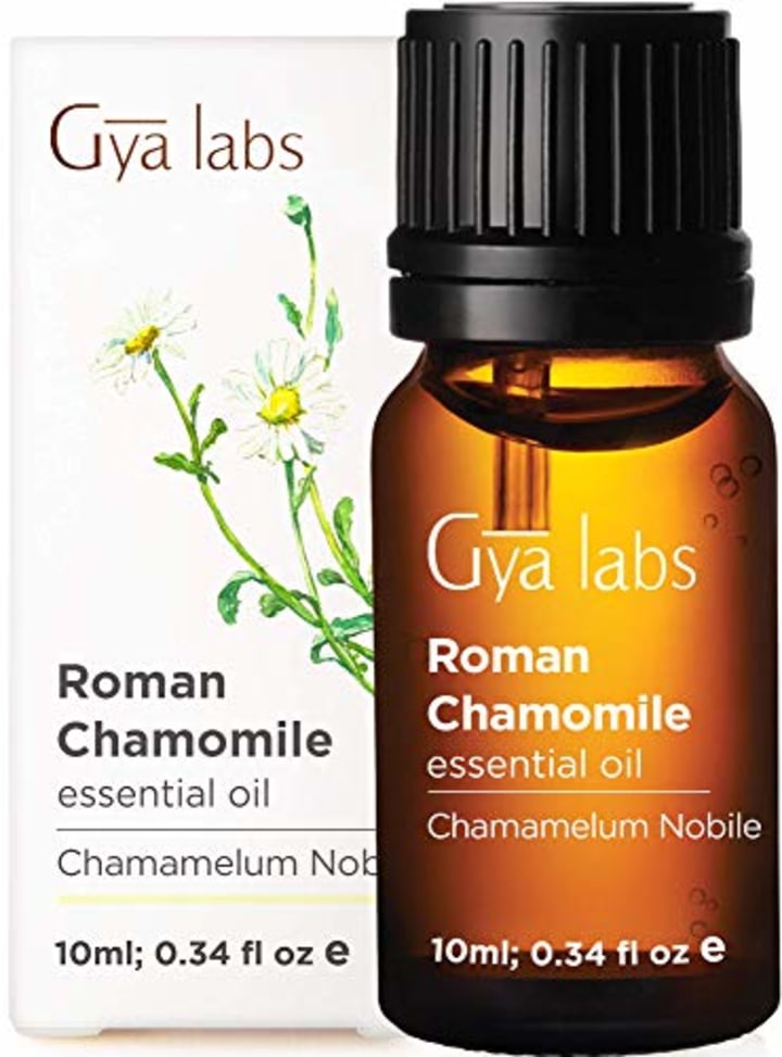 Roman Chamomile Essential Oil - Peacefully Soothe Away The Aches of The Day (10ml) - 100% Pure Therapeutic Grade Chamomile Oil