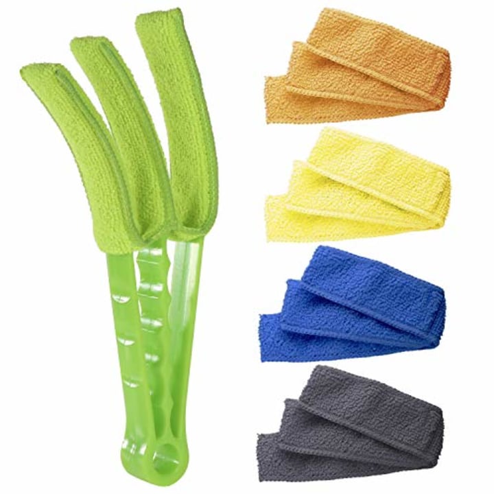 Hiware Window Blind Duster Brush with 5 Microfiber Sleeves - Blind Cleaning Tools for Window Shutters Blind Air Conditioner Jalousie Dust - Green