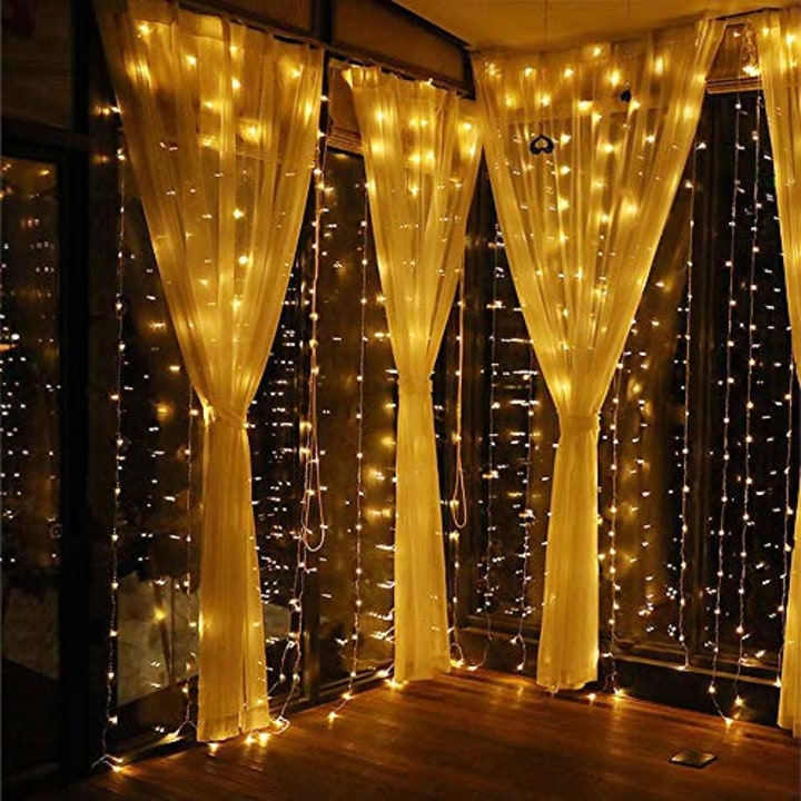 Curtain Lights, 8 Modes Fairy Lights String with Remote Controller, IP64 Waterproof, USB Plug in Twinkle Lights for Weddings, Parties, Backdrop, Wall Decorations, 300 Led(9.8x9.8Ft, Warm White)