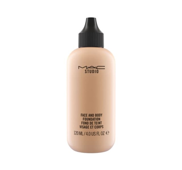 M?A?C Studio Face and Body Foundation 120 ml