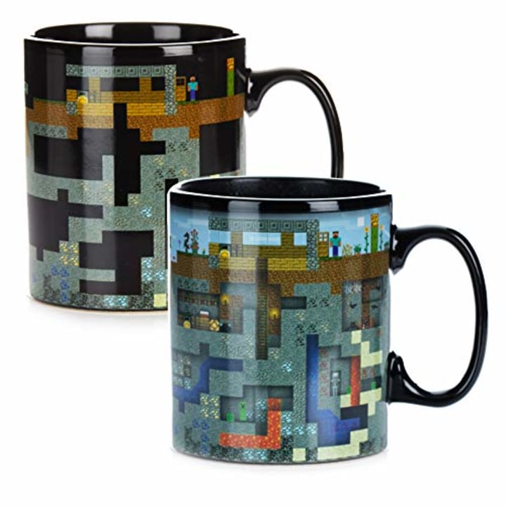 Minecraft XL Heat Change Travel Coffee or Tea Mug - Paladone Large Coffee Cup 550ml Featuring Mine Scene From the Game
