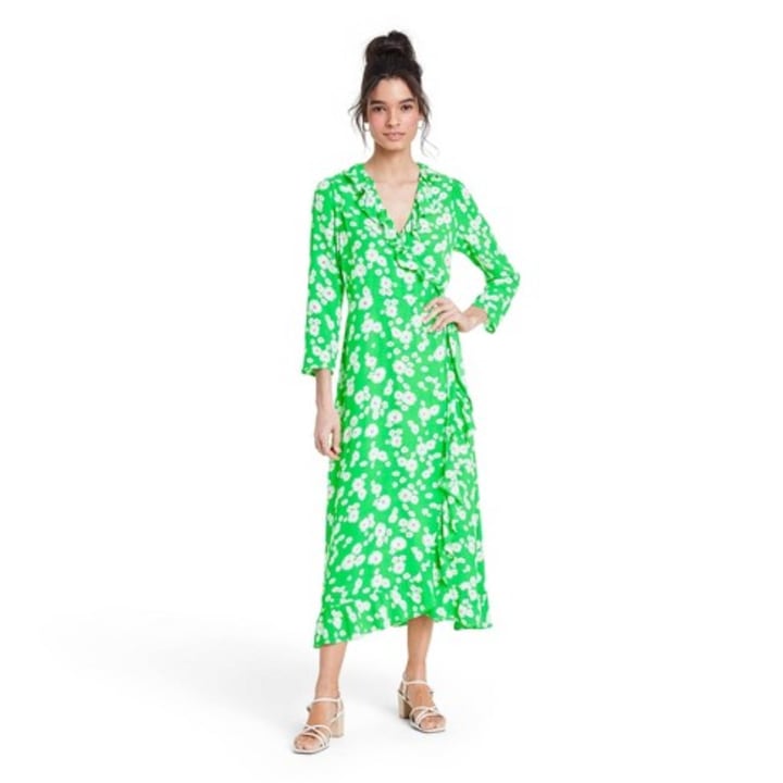 3/4-sleeve green dress in a maxi silhouette for chic, lively style