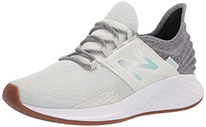 New Balance Women&#039;s Fresh Foam Roav V1 Running Shoe, Arrowroot/White Mint, 7