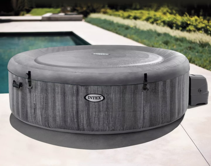 Intex PureSpa Greywood Deluxe Inflatable 6-Person Round Hot Tub