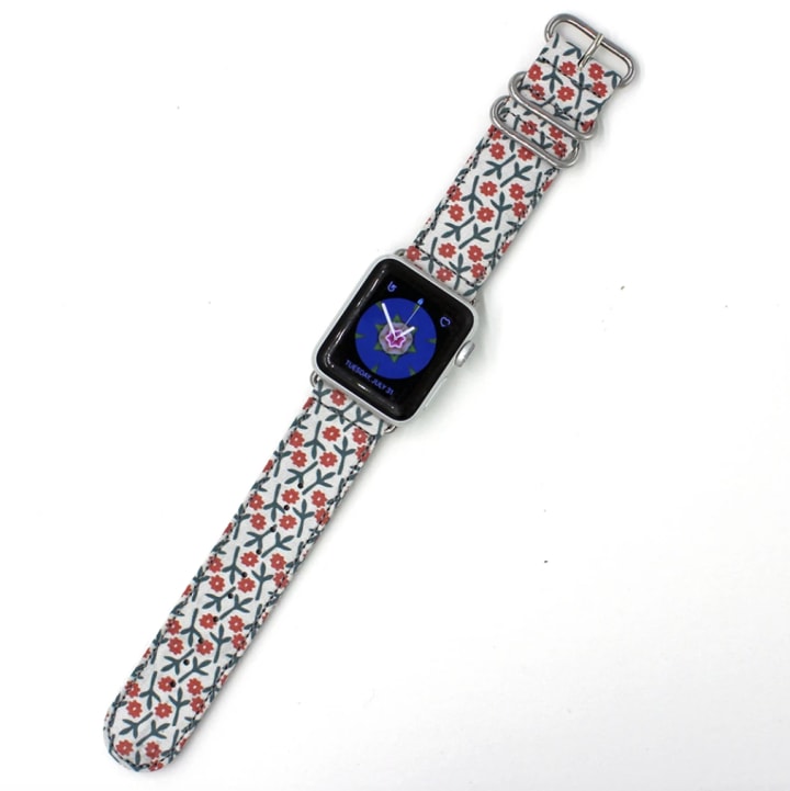 Apple Watch Band in Flower - Off White