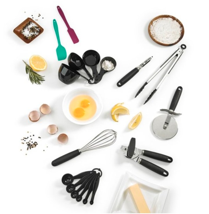 Cuisinart 17-Piece Cooking and Baking Gadget Set
