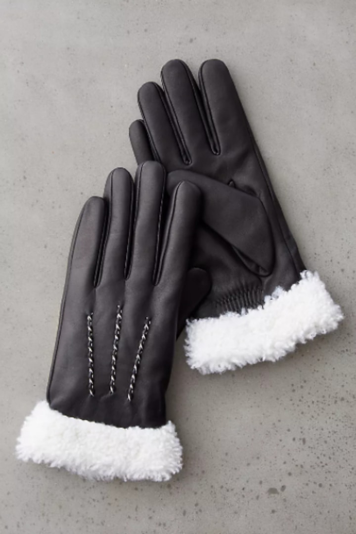 Wintersweet Cashmere-Lined Lambskin Leather Gloves with Shearling Trim