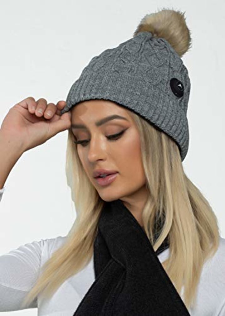 FNDN Heated Knit Beanie