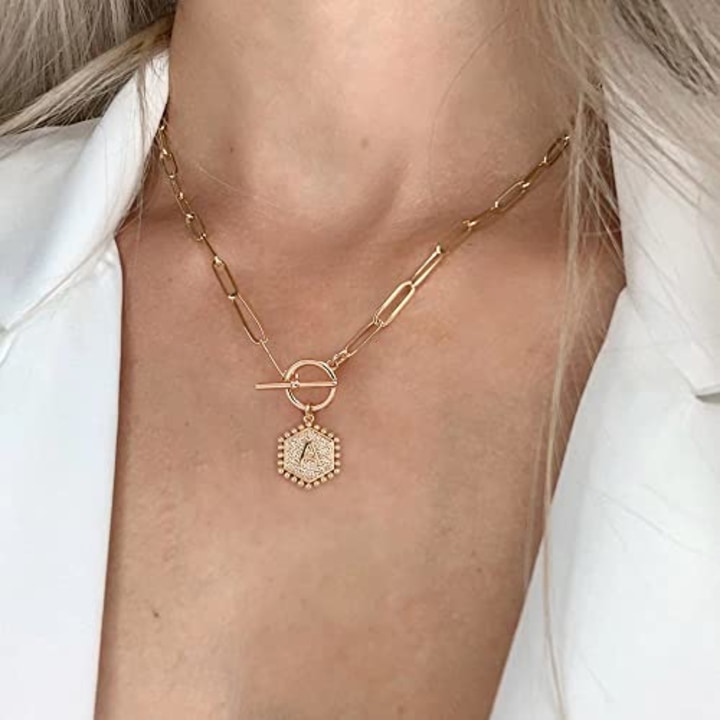 Layered Initial Necklaces for Women, 14K Gold Plated Paperclip Link Chain Necklace for Women Dainty Hexagon Letter Pendant Initial T Necklace Choker Necklaces Gold Layering Necklaces for Women