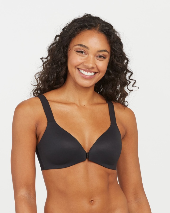 The Best & Most Supportive Wireless Bras for Large DD+ Breasts: An