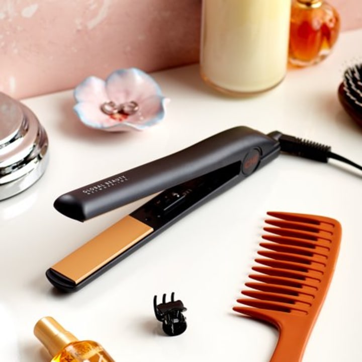 CHI Original Ceramic Hair Straightening Flat Iron | 1&quot; Plates | Black | Professional Salon Model Hair Straightener | Includes Heat Protection Pad