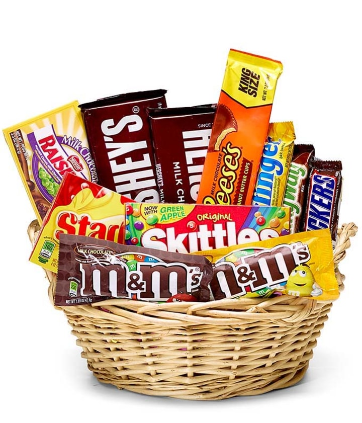 Everyone&#039;s Favorite Candy Basket