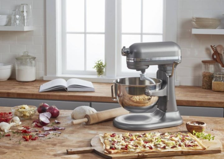 How to shop for stand mixers, according to professional chefs