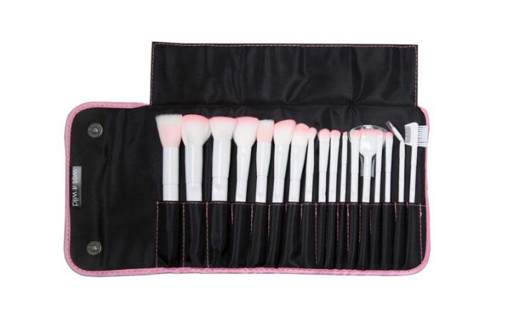 Brush Roll 17-Piece Collection