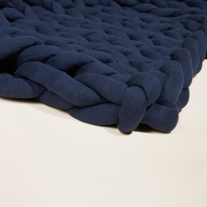 Italic Chunky Knit Weighted Blanket