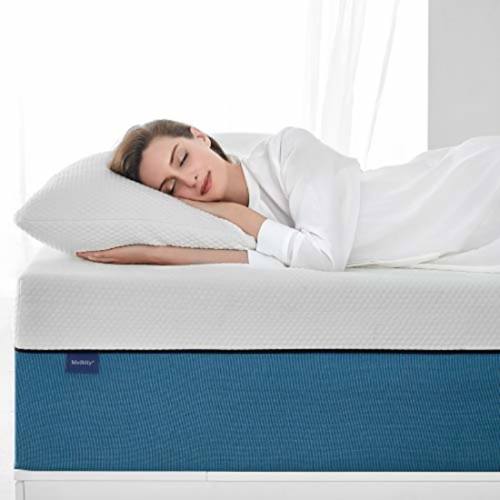Queen Size Mattress, Molblly 10 inch Cooling-Gel Memory Foam Mattress in a Box, Fiberglass Free,Breathable Bed Mattress for Cooler Sleep Supportive &amp; Pressure Relief, 60&quot; X 80&quot; X 10&quot;