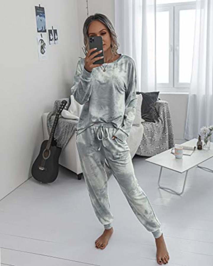 PrettyGarden Tie-Dye Pajama Set