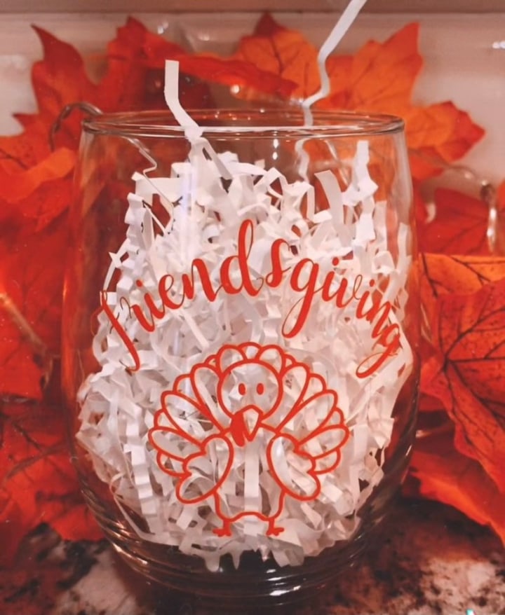 Thanksgiving Wine Glass / Custom thanksgiving / Fall Wine glasses / Thanksgiving wine glasses / Friendsgiving Party / thanksgiving Decor