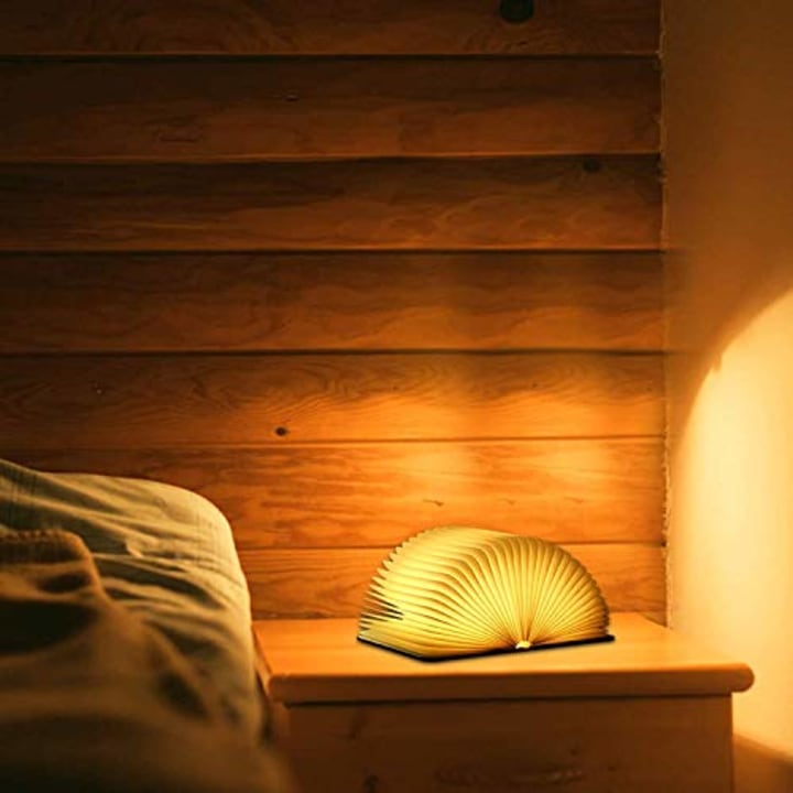 Wooden Book Light,Novelty Folding Book Lamp, Folding Night Light,USB Rechargeable Wooden Table Lamp ,Magnetic Design- Creative Gift Home Office Decor for Kids Family Girlfriend