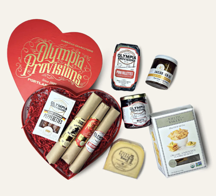 Hearts Desire Charcuterie Box