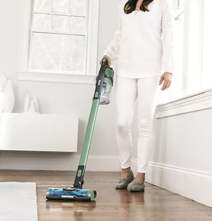 Cordless Stick Vacuum with PowerFins