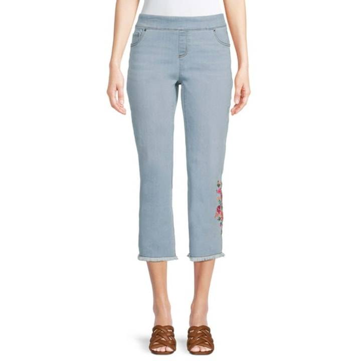 The Pioneer Woman Women&#039;s Embroidered Cropped Jeans