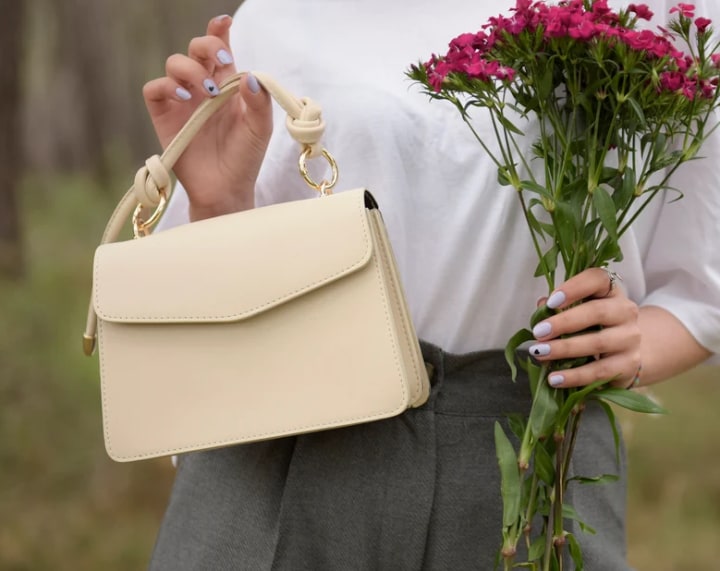 Top 8 Wedding Guest Handbag Essentials