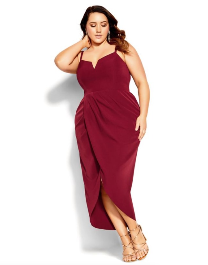 Women's Plus Size Sassy V Dress