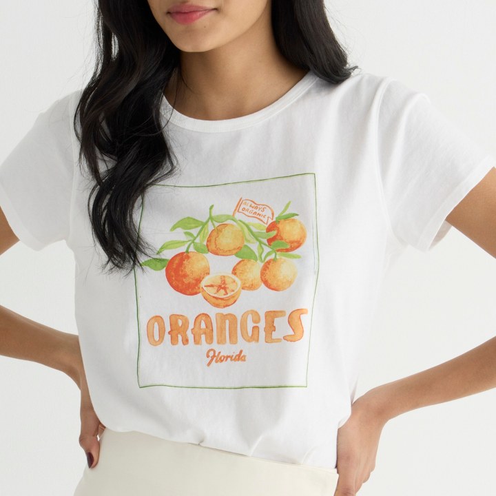 Shrunken orange graphic T-shirt