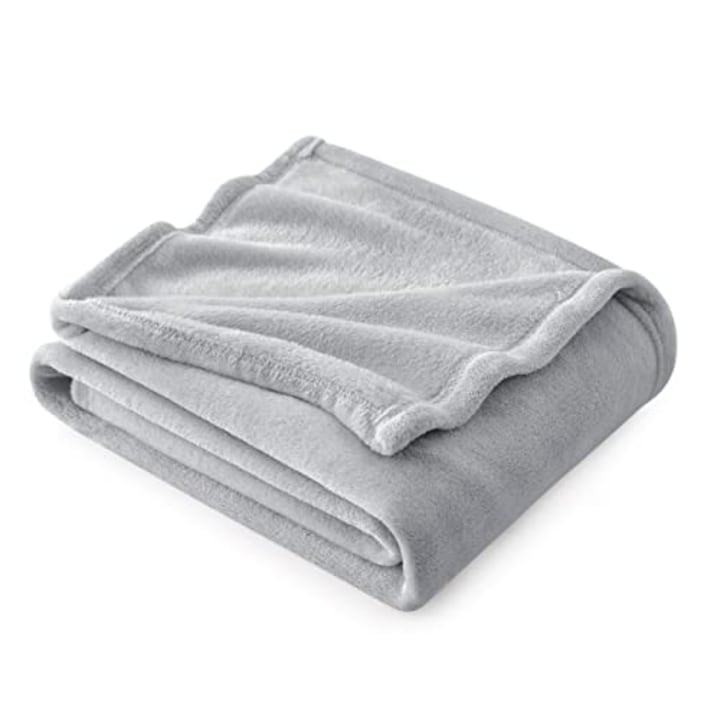 Bedsure Fleece Blanket Throw Blanket - Light Grey Lightweight Blankets for Sofa, Couch, Bed, Camping, Travel - Super Soft Cozy Microfiber Blanket