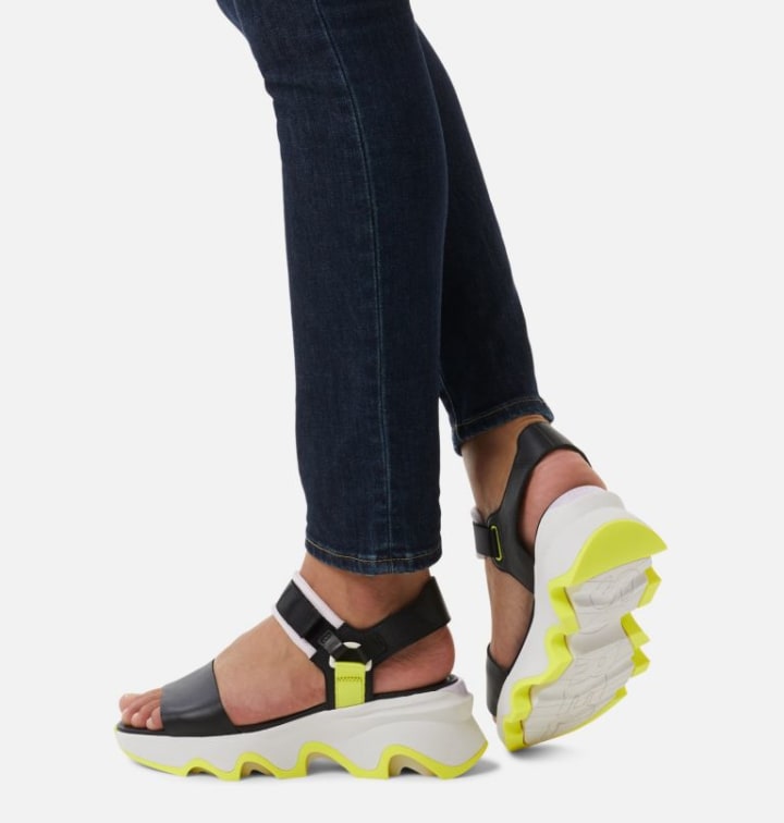 SOREL Kinetic Impact Y-Strap High Sandal (Honest Beige/Chalk) Women&#039;s Shoes