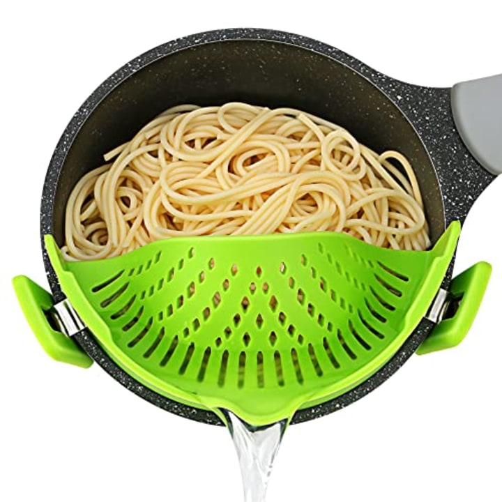 Pasta Strainer, Pot Strainer Clip on Silicone - Adjustable Clip on Strainer for Pots, Strainers and Colanders, Silicone Strainer, Food Strainer, Pasta Drainer, Colander (Green) By Stoto