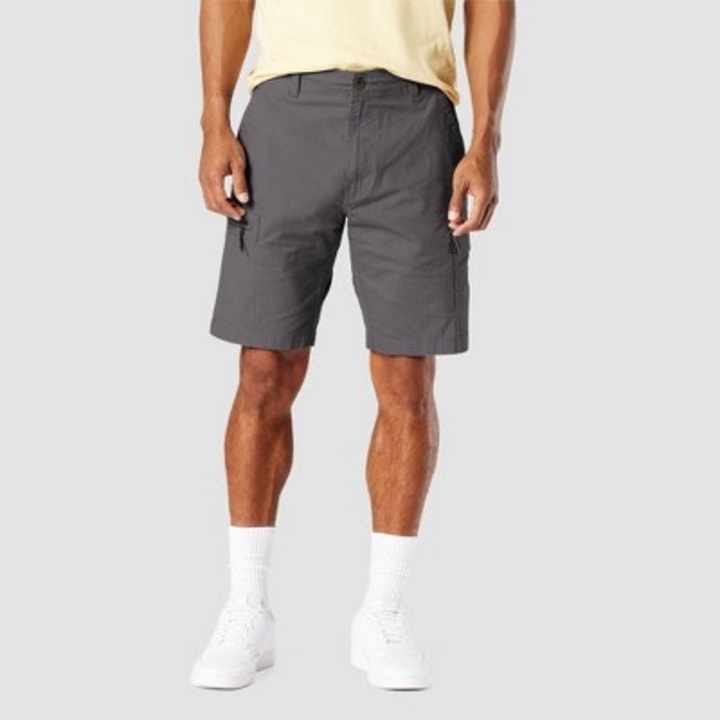 DENIZEN from Levi&#039;s Men&#039;s 10&quot; Straight Fit Cargo Shorts