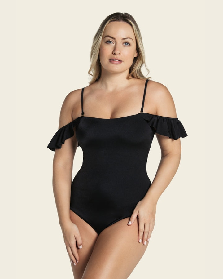One-piece swimsuit with interchangeable removable straps