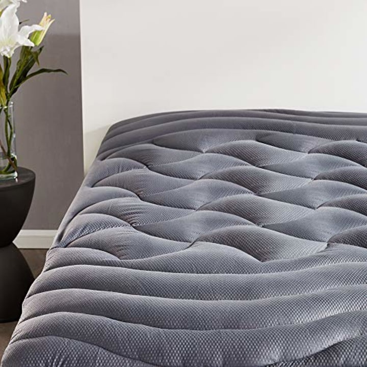 SLEEP ZONE Cooling Queen Mattress Topper, Premium Zoned Cool Mattress Pad Cover, Thick Padded Mattress Protector Breathable Washable, Deep Pocket 8-21&quot; (Grey, Queen)
