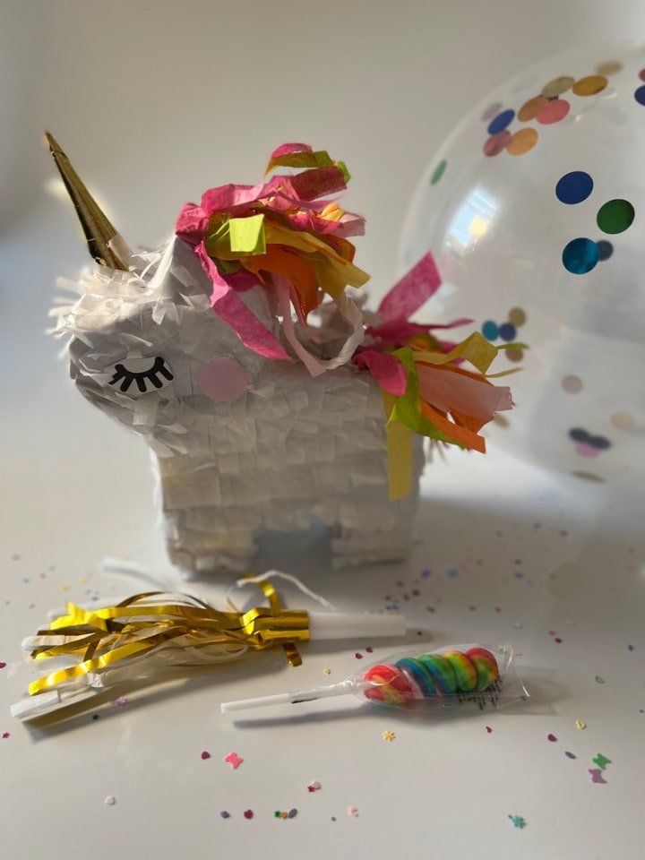 Premium Unicorn Mini Pi?ata Party in a Box | Friend Gift Box | Birthday Gift for Her | Birthday Gift for Best Friend | Mini pi?ata gift box