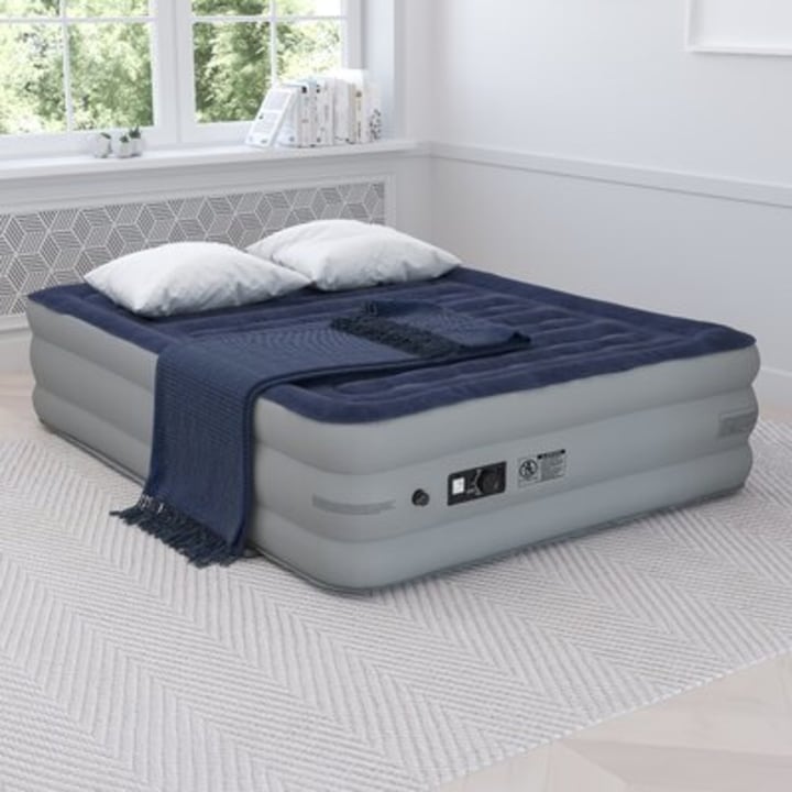 The Twillery Co.(R) Coralie 18&quot; Air Mattress - ETL Certified Internal Electric Pump and Carrying Case