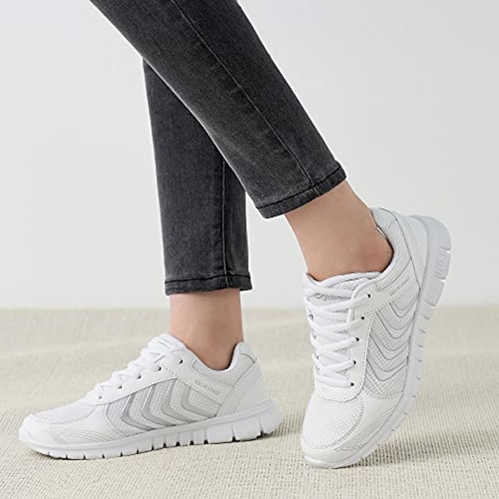 Alicegana Women&#039;s Athletic Road Running Lace up Walking Shoes Comfort Lightweight Fashion Sneakers Breathable Mesh Sports Tennis Shoes White