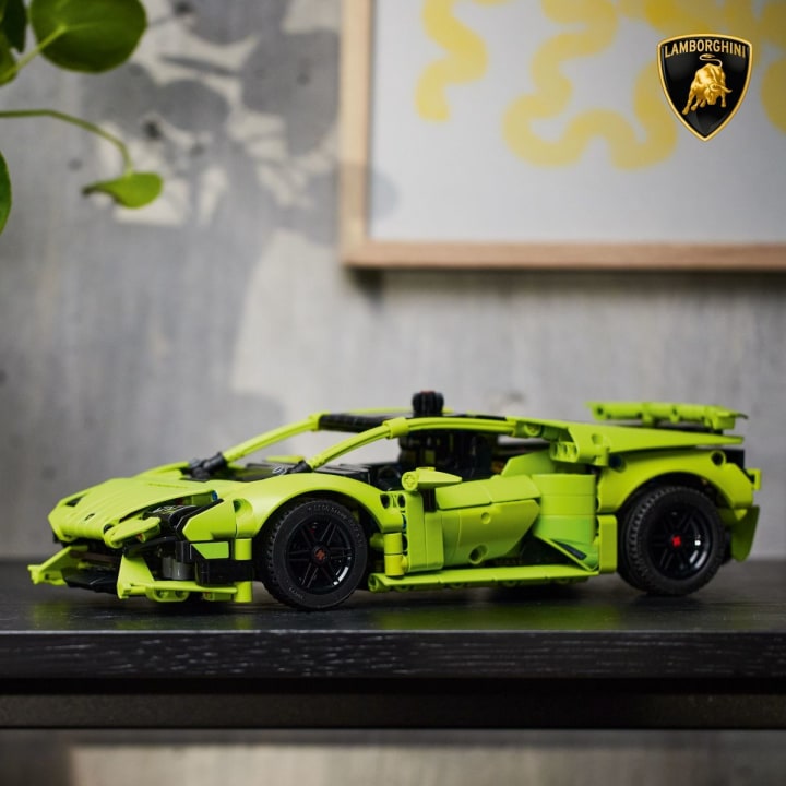 LEGO Technic Lamborghini Hurac?n Tecnica Advanced Sports Car Building Kit 42161