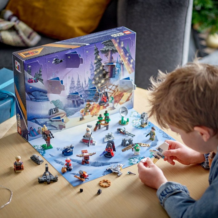 LEGO Star Wars Advent Calendar 75279 Building Kit, Fun Christmas Countdown Calendar with Star Wars Buildable Toys (311 Pieces)