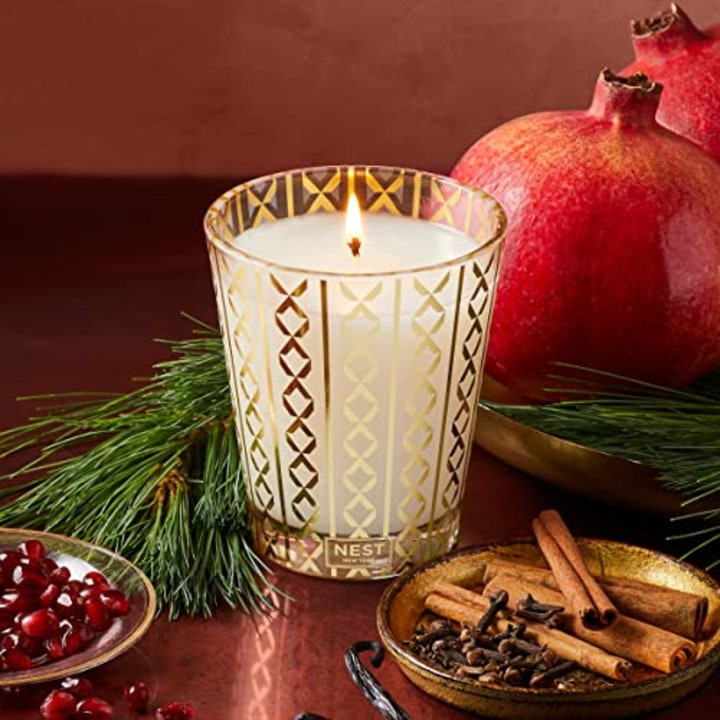 NEST Fragrances Holiday Scented Classic Candle