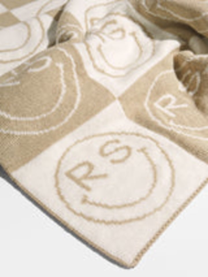 The Alpha Blanket: All Smiles - Natural/Beige