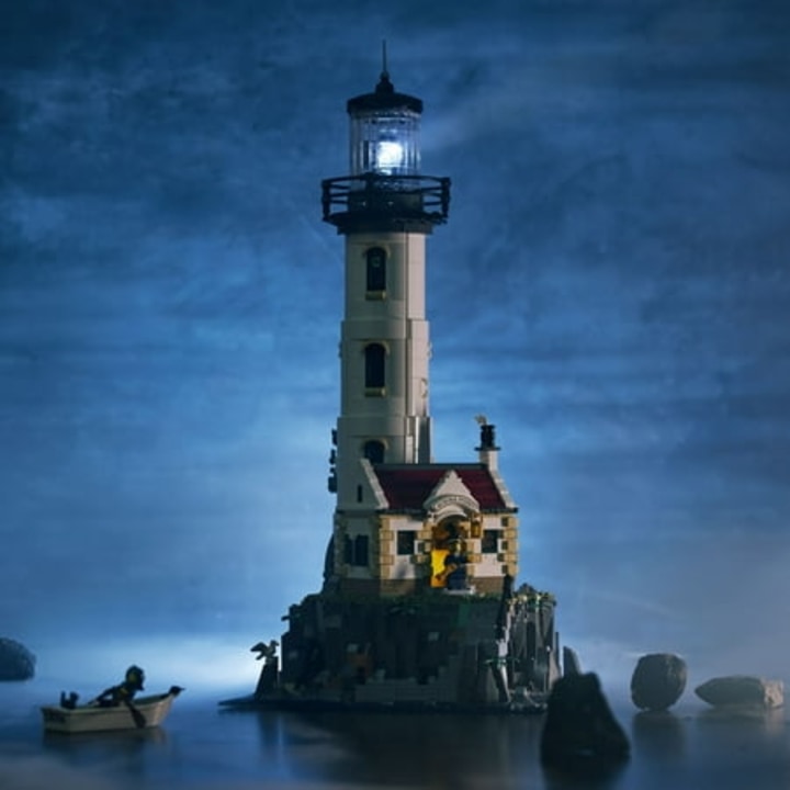 Lego Motorized Lighthouse